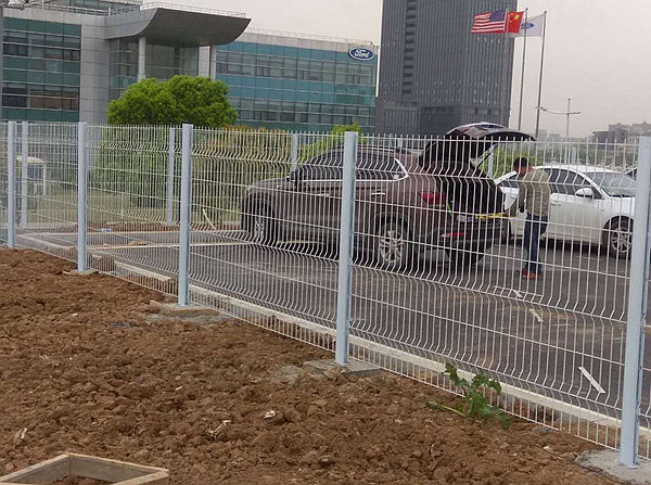 桃形柱護欄網.jpg 桃形柱護欄網.jpg