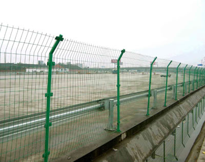 公路護(hù)欄網(wǎng).jpg 公路護(hù)欄網(wǎng).jpg